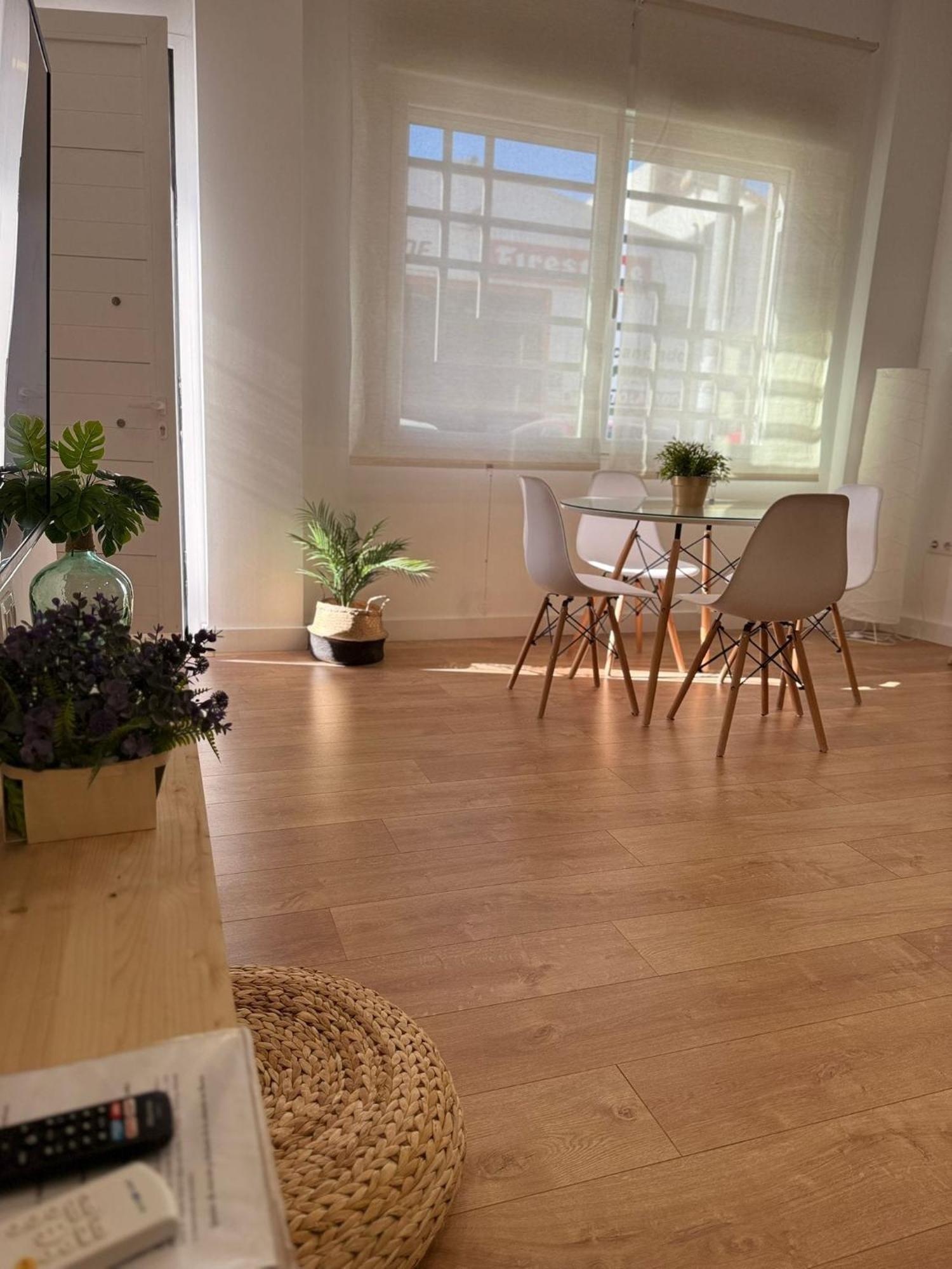 Apartamento Turistico Leo Baena Exteriör bild